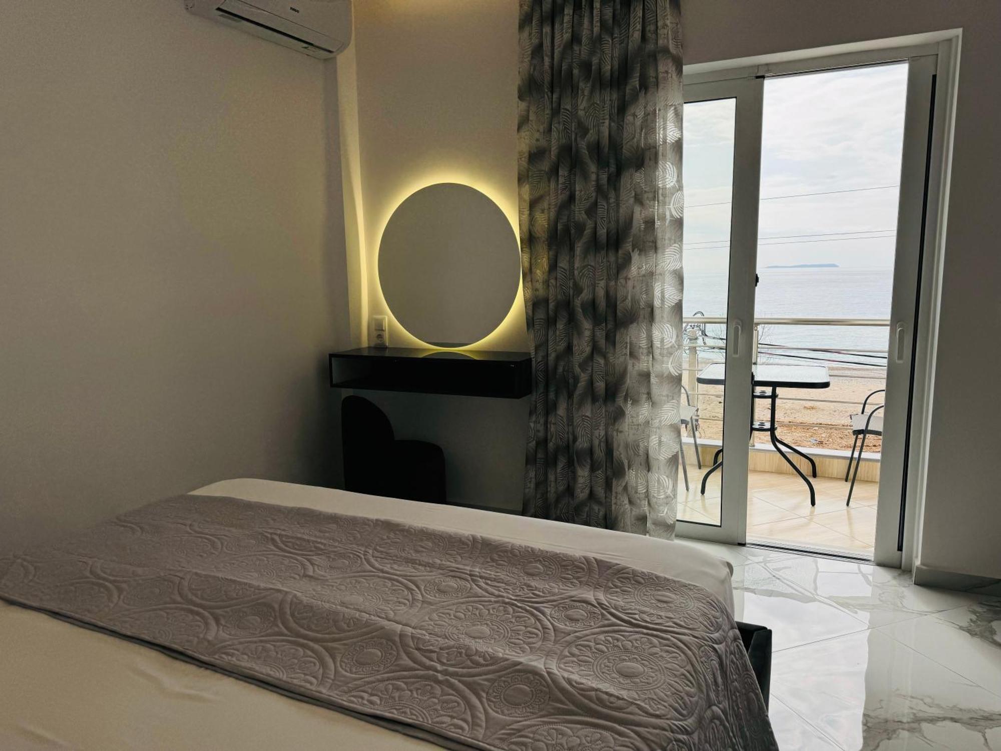 Ionian View B&B Himare Phòng bức ảnh